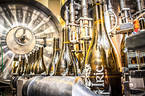 Smith Family Wines brings a bottling truck to their Paraiso Vineyard in the Santa Lucia Highlands of Monterey County, California to bottle their Chardonnay on site. 